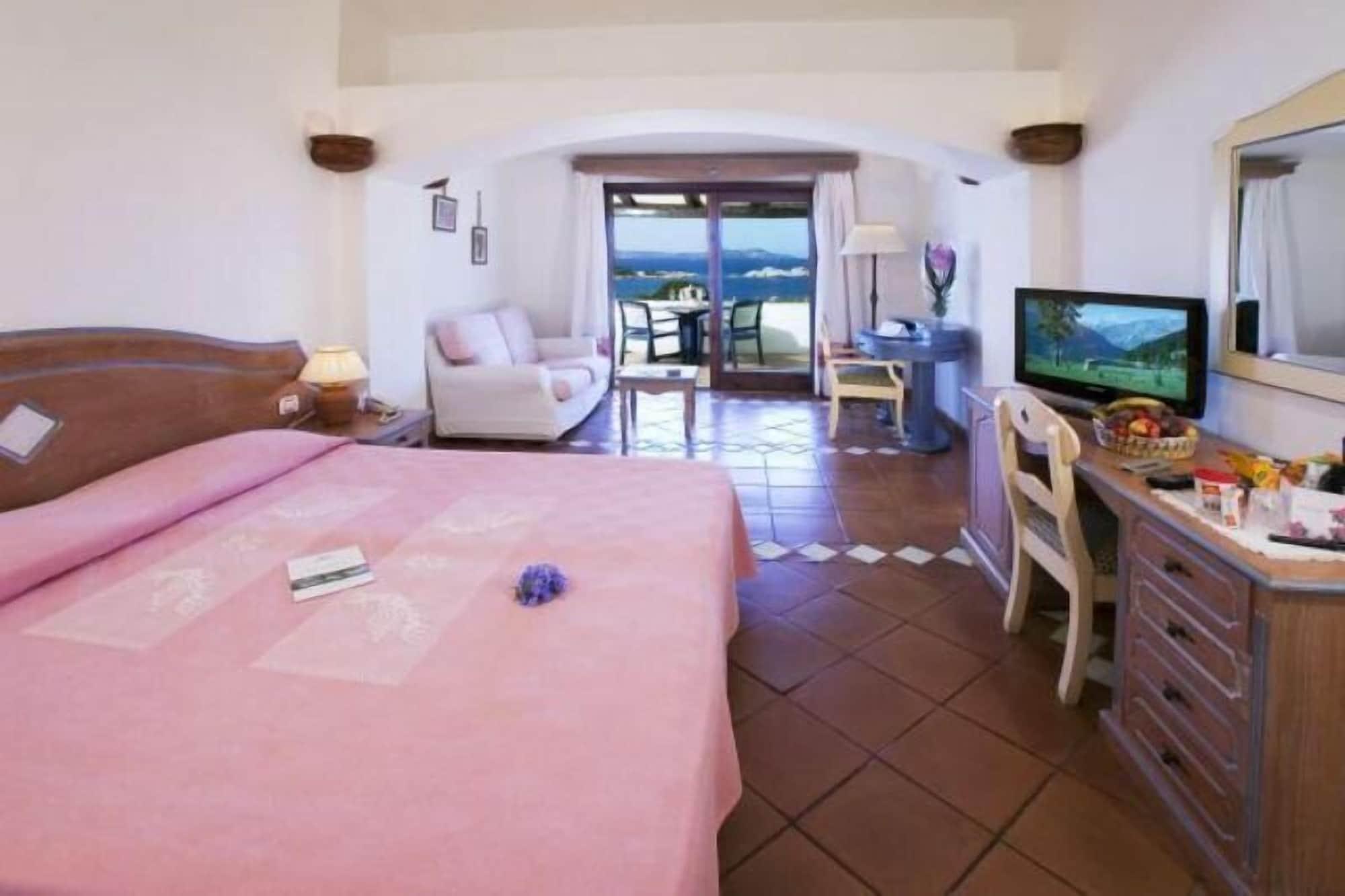 Hotel La Bisaccia Baja Sardinia Eksteriør billede