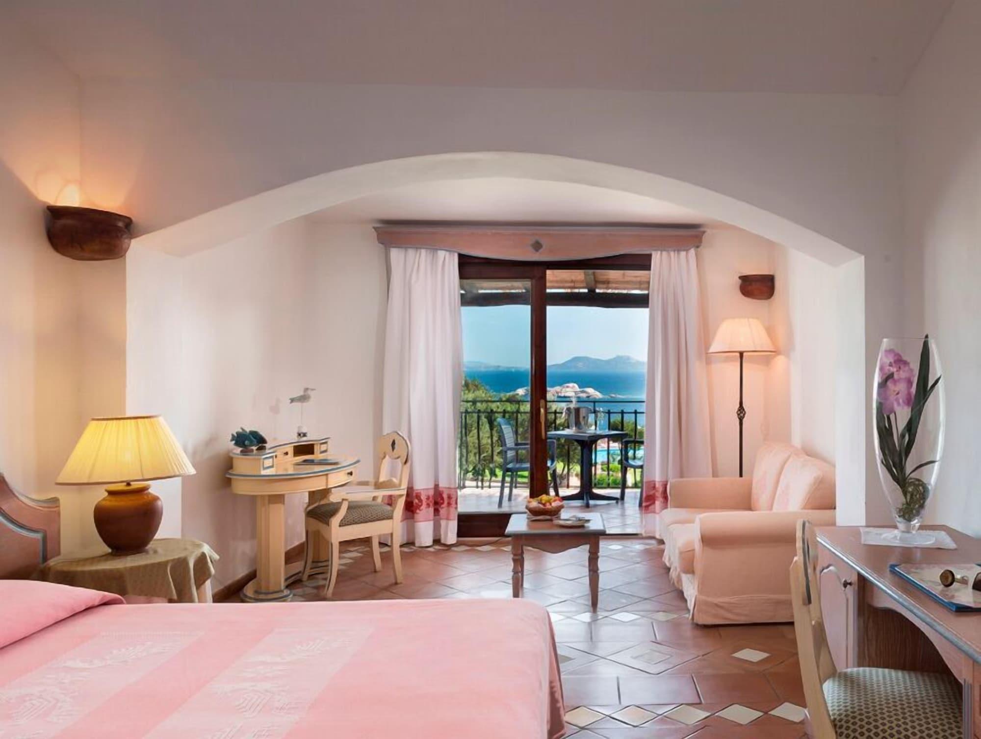 Hotel La Bisaccia Baja Sardinia Eksteriør billede