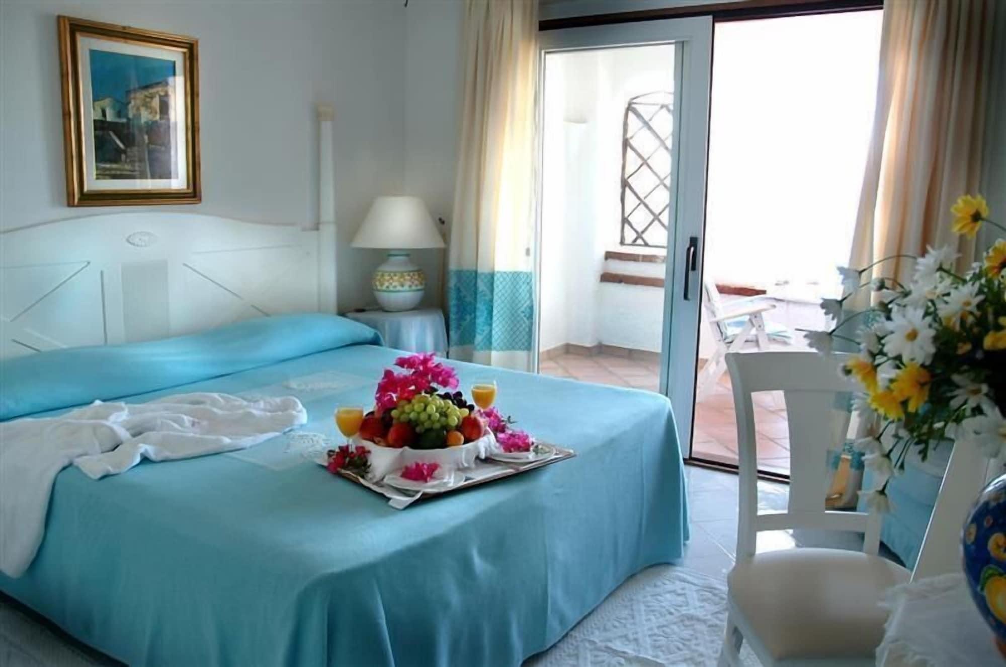 Hotel La Bisaccia Baja Sardinia Eksteriør billede