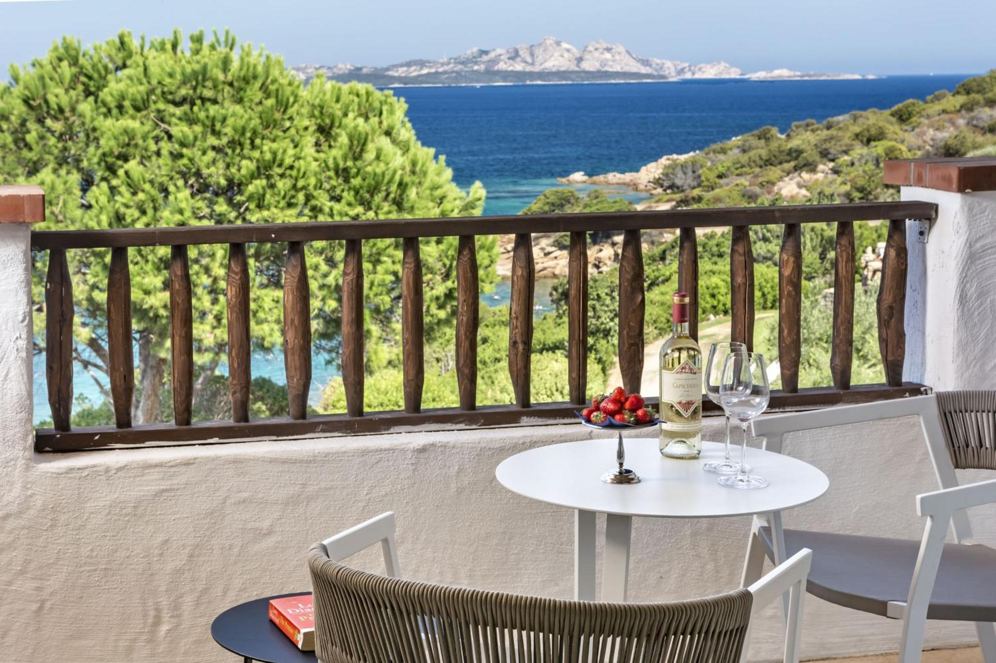 Hotel La Bisaccia Baja Sardinia Eksteriør billede