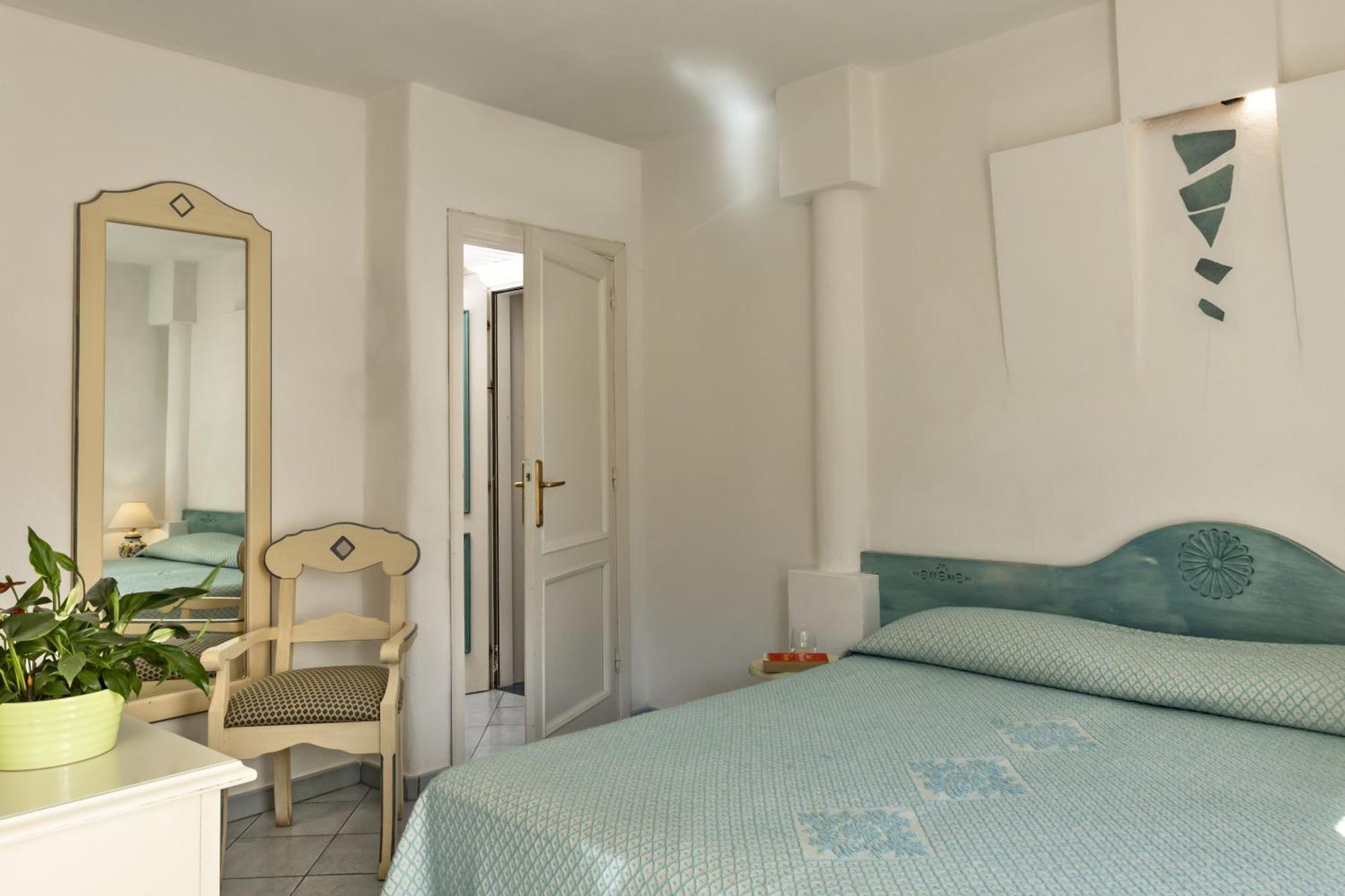 Hotel La Bisaccia Baja Sardinia Eksteriør billede