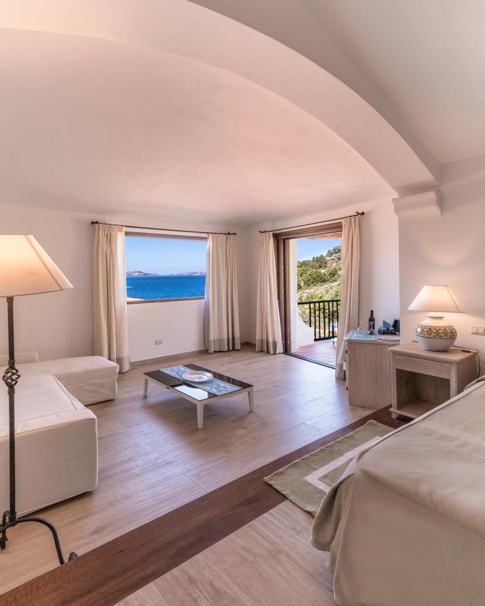 Hotel La Bisaccia Baja Sardinia Eksteriør billede