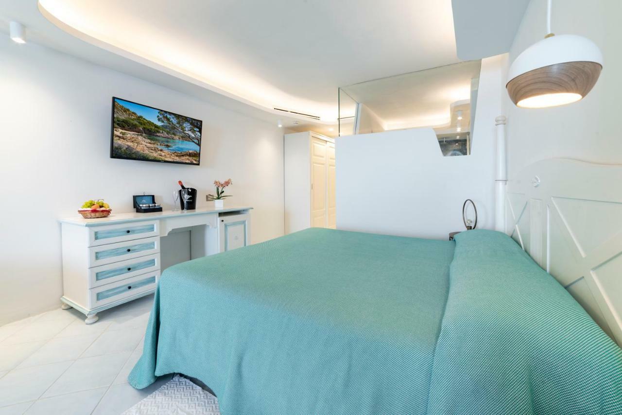 Hotel La Bisaccia Baja Sardinia Eksteriør billede